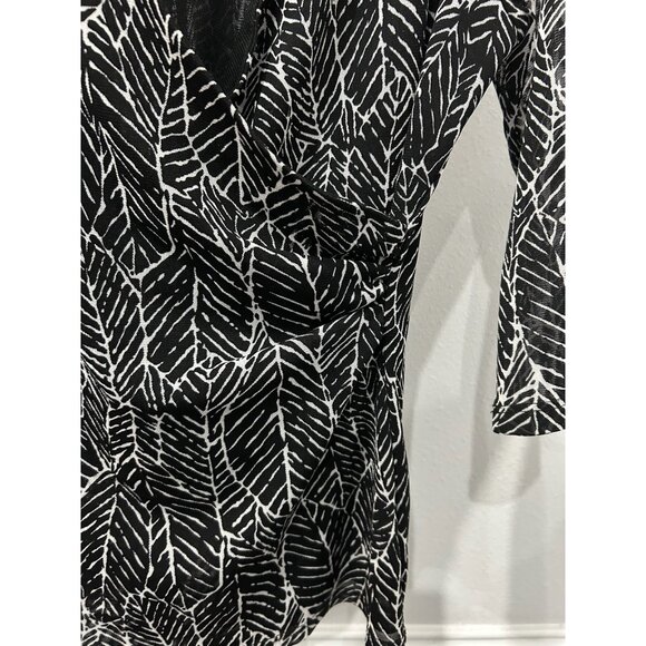 Coldwater Creek Womens Black White Leaf Print Wrap Top Sz Medium - Picture 4 of 9